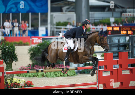Olympische Spiele 2008, Hong Kong (Peking Spiele) August 2008, Kenneth Cheng (HKG) Reiten, Springreiten erste Qualifikationsrunde Stockfoto