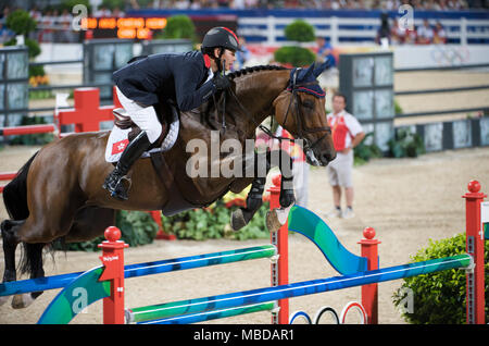 Olympische Spiele 2008, Hong Kong (Peking Spiele) August 2008, Kenneth Cheng (HKG) Reiten, Springreiten erste Qualifikationsrunde Stockfoto