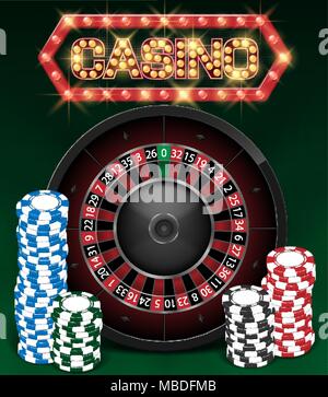 Casino Gambling Hintergrund Design mit realistischen Roulette und Casino Chips. Roulette Tisch auf grünem Hintergrund isoliert. Vector Illustration. Stock Vektor