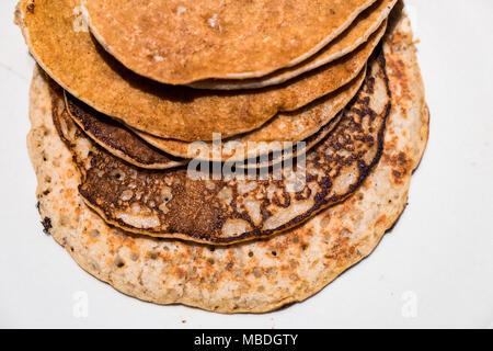 Amerikanische vegane Pfannkuchen mit Hafer. Stockfoto