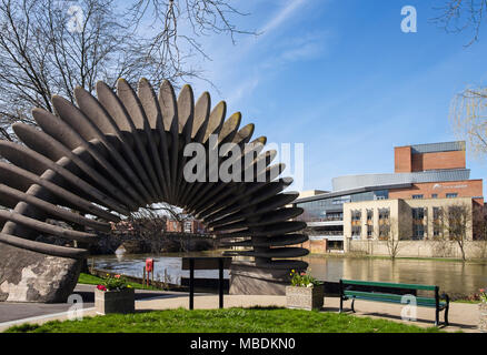 Quantensprung Skulptur in Gärten am Fluss Severn feiert Charles Darwin 200. Jahrestag. Shrewsbury, Shropshire mardol Quay West Midlands England Großbritannien Stockfoto