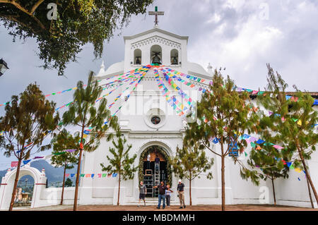 San Lorenzo de Zinacantan, Mexiko - 25. März 2015: San Lorenzo de Zinacantan Kirche, in den indigenen Tzotzil Maya Dorf Stockfoto