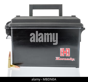 Winneconne, WI - 30. März 2018: ein Kanister von hornady Munition an einem isolierten Hintergrund. Stockfoto