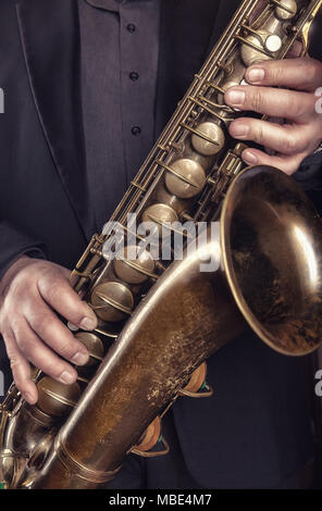 Saxophonist jazz Musik Instrument. Altsaxophon Musikinstrument Nahaufnahme