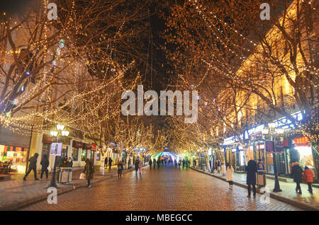 Zhong Yang Da Jie (Central Street) Harbin Szene ein Nacht Stockfoto