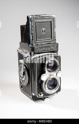 Antike Yashica Mat Reflex Film Kamera aus den 60er Jahren Stockfoto