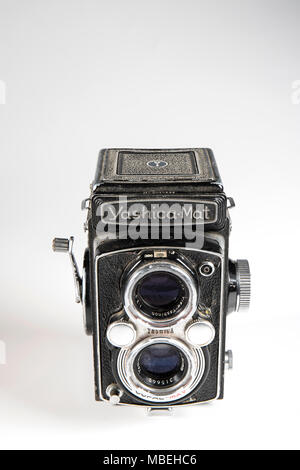 Antike Yashica Mat Reflex Film Kamera aus den 60er Jahren Stockfoto