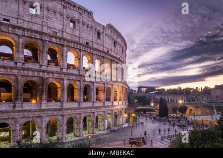 Kolosseum, Rom bei Sonnenuntergang Stockfoto