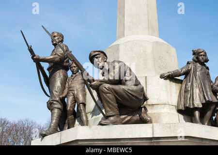 Er Port Sunlight Kriegerdenkmal im Modell Dorf Port Sunlight ist und wurde von John Gosxombe auf Antrag von William Hebel im Jahre 1916 entworfen. Stockfoto