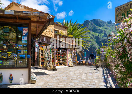 MASCA, TENERIFFA - 21. MÄRZ 2018: kleine Bergdorf Masca auf der Insel Teneriffa auf den Kanarischen Inseln liegt auf einer Höhe von 650 m in den Berg Macizo d Stockfoto