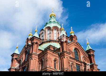 Detail der goldenen Kuppeln der Uspenski Kathedrale in Helsinki, Finnland Stockfoto