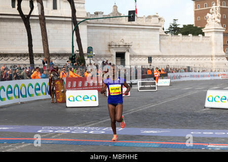 Rom, Italien, 8. April 2018: JEMILA WORTESA SHURE, fünfte bei der 24. Auflage des Rom Marathon und Laufen für Spaß in Rom. Im Bild die Shure cr Stockfoto