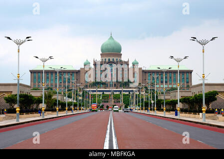 Allgemeine Ansicht der Stadt Kuala Lumpur, der Hauptstadt von Malaysia. Perdana Putra. Kuala Lumpur ist die Hauptstadt von Malaysia, es ist auch die größte Stadt des Landes, im Jahr 2017 es hat eine Bevölkerung von über 7 Millionen. Stockfoto