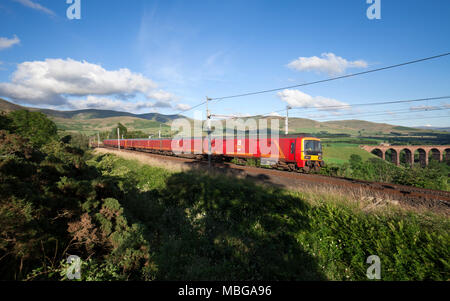 Royal Mail Klasse 325 e-mail Zug, betrieben von DB Cargo übergeben Beckfoot, südlich von tabay auf der West Coast Mainline Stockfoto