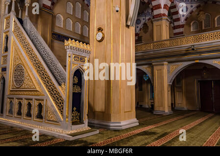 Grosny, Russland - Juli 9, 2017: Inside Akhmad Kadyrow Moschee in Grosny, Russland Stockfoto