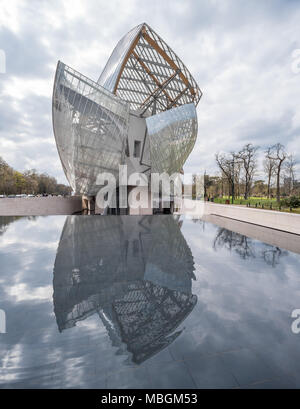 Frankreich, Paris - 1. April 2018: Fondation Louis Vuitton von Frank Gehry entworfenen Stockfoto