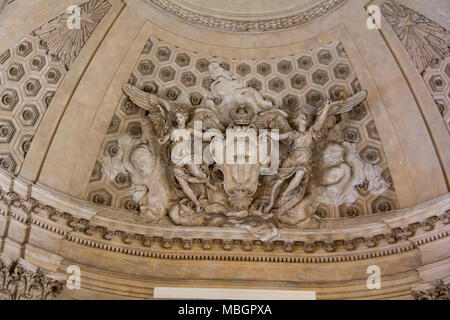 04.03.2018 - Stockholm, Schweden: Interieur und Wall Design königlichen Wappen in einem Kuppelsaal in der Königliche Palast in Stockholm Stockfoto