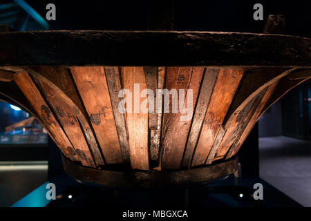 Crows Nest (ein Ersatzteil, bei der Lagerung innerhalb des Schiffes, das ist der Grund, warum es überlebt) in das Wrack der Mary Rose gefunden. Die Mary Rose Museum, Portsmouth Historic Dockyard UK Stockfoto