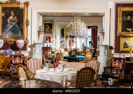 Die Rezeption Zimmer im Inneren Cliffe Castle Museum, Keighley, Bradford, Yorkshire, Vereinigtes Königreich. Stockfoto
