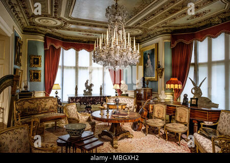 Die Rezeption Zimmer im Inneren Cliffe Castle Museum, Keighley, Bradford, Yorkshire, Vereinigtes Königreich. Stockfoto