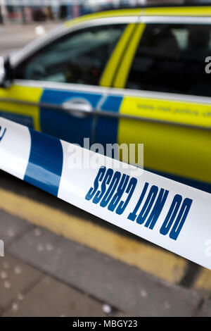 London, England-Police Linie, nicht kreuzen - Crime Scene Investigation - selektive Fokus Stockfoto