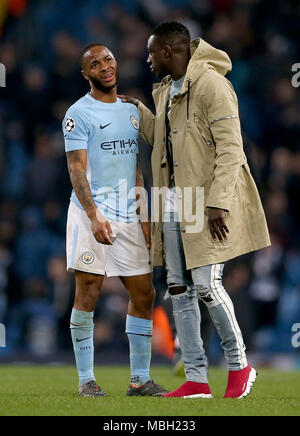 Von Manchester City Raheem Sterling (links) angezeigt wird niedergeschlagen, nachdem der letzte während der UEFA Champions League, Viertelfinale am Etihad Stadium, Manchester Pfeifen. Stockfoto