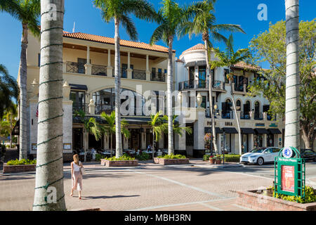 Geschäfte und Geschäfte entlang der 5th Avenue, Naples, Florida, USA Stockfoto