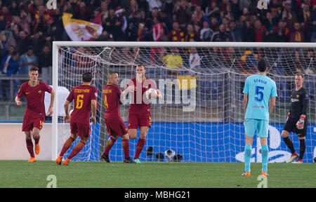 Rom, Italien. 10 Apr, 2018. Edin Dzeko von AS Rom feiert nach zählen während der UEFA Champions League Finale zwischen AS Rom und FC Barcelona im Olympiastadion. Credit: Ernesto Vicinanza/SOPA Images/ZUMA Draht/Alamy leben Nachrichten Stockfoto