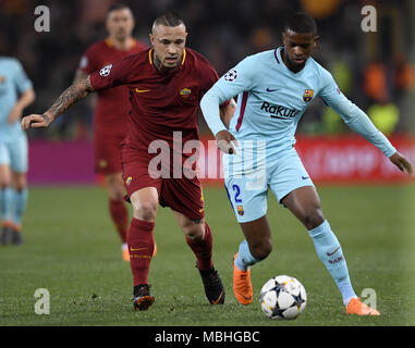 Rom, Italien. 10 Apr, 2018. Roma's Radja Nainggolan (L) Mias mit Barcelonas Nelson Semedo während der UEFA Champions League Viertelfinale Rückspiel Fußball Match zwischen Roma und Barcelona in Rom, Italien, 10. April 2018. Roma gewann 3-0. Credit: Alberto Lingria/Xinhua/Alamy leben Nachrichten Stockfoto