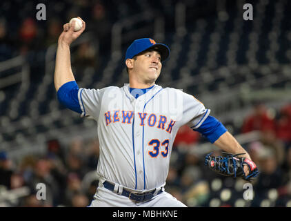 Washington, USA. 09 Apr, 2018. New York Mets Krug Matt Harvey (33) arbeitet im ersten Inning gegen die Washington Nationals an den Angehörigen Park in Washington, DC am Sonntag, 8. April 2018. Credit: Ron Sachs/CNP (Einschränkung: Keine New York oder New Jersey Zeitungen oder Zeitschriften innerhalb eines 75-Meilen-Radius von New York City) - KEINE LEITUNG SERVICE-Credit: Ron Sachs/Konsolidierte/dpa/Alamy leben Nachrichten Stockfoto