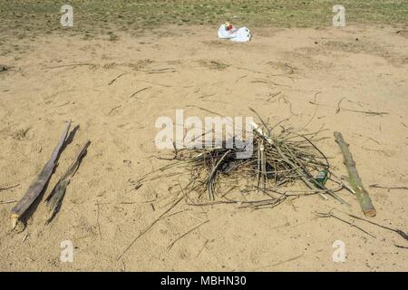 Posen, Großpolen, Polen. 10 Apr, 2018. Die Orte zu trinken. Credit: Dawid Tatarkiewicz/ZUMA Draht/Alamy leben Nachrichten Stockfoto