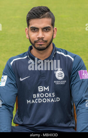 London, Großbritannien. 11 Apr, 2018. Ravi Patel von Middlesex County Cricket Club in der blauen Royal London eintägige Kit. Quelle: David Rowe/Alamy leben Nachrichten Stockfoto