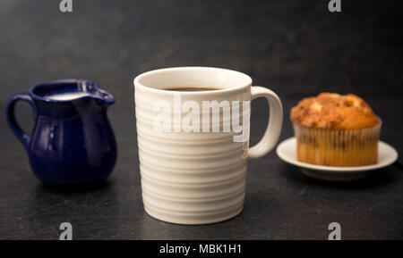 Frühstück auf einer Schiefertafel Tischplatte Stockfoto