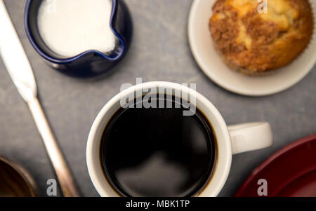 Frühstück auf einer Schiefertafel Tischplatte Stockfoto