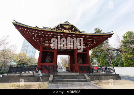 Ehemalige Taitoku-Mausoleum Tor, Shiba Park, Minato-Ku, Tokyo, Japan Stockfoto