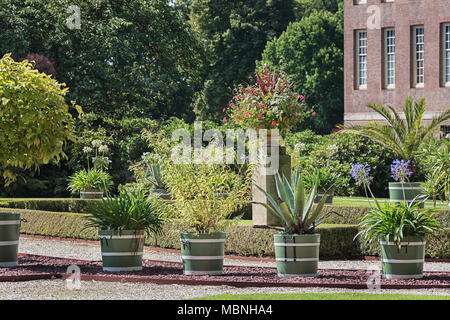 De Steeg, Niederlande, 23. August 2014: Der Garten rund um das Schloss- und Landgut Middachten in De Steeg in Nederland Stockfoto