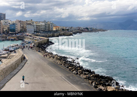 Heraklion, Kreta - Griechenland. Panorama der Stadt Heraklion aus der Venezianischen Festung Koules (Castello a mare) Stockfoto