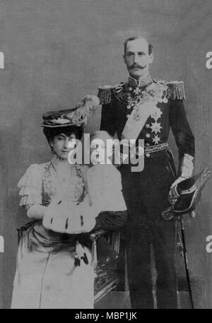 Porträt des Königs von Norwegen Haakoon 7 (1872 - 1957) avec Son epouse Maud et son fils Olaf Alexandre Prinz heritier - Fotografie von Anonyme Stockfoto