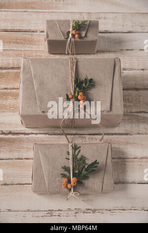 Weihnachten Geschenk Boxen in Reihe Stockfoto