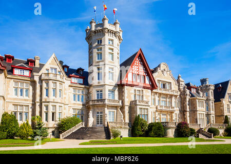 Magdalena Palast oder der Palacio de la Magdalena ist ein Palast, der auf die Magdalena Halbinsel im Stadtzentrum Santander, Spanien befindet. Stockfoto