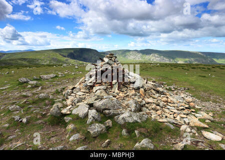 Gipfel Cairn auf Harter fiel, Mardale Gemeinsame, Nationalpark Lake District, Cumbria County, England, Großbritannien Stockfoto