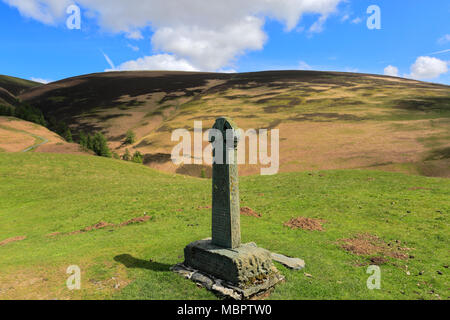 Hawell Hirten Gedenkstätte auf Skiddaw fiel, Keswick, Lake District National Park, Cumbria, England Skiddaw ist einer der 214 Wainwright Fells Stockfoto