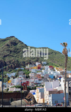 Die am Hang gelegene Ortschaft San Andres in der Nähe von santa cruz auf der Kanaren Insel Teneriffa Stockfoto