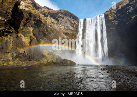 Skógafoss Wasserfalls, Regenbogen, Skogar, Region Süd, Island Stockfoto