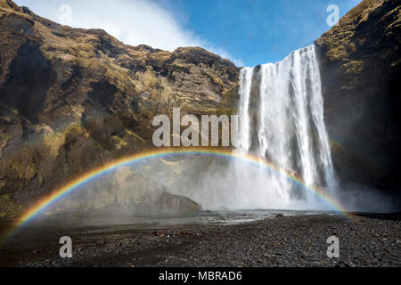 Skógafoss Wasserfalls, Regenbogen, Skogar, Region Süd, Island Stockfoto