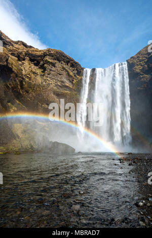 Skógafoss Wasserfalls, Regenbogen, Skogar, Region Süd, Island Stockfoto