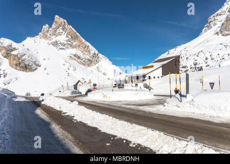 Lagazuoi Seilbahn, Passo Falzarego, Cortina d'Ampezzo Dorf, Belluno, Venetien, Italien Stockfoto