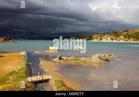 Unterwasser Dorf Monte Cotugno, Montagnana, Lago di Monte cotugno Matera, Basilikata, Italien Stockfoto