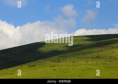Ländliche Landschaft von korab Koritnik Naturpark in Albanien an der Grenze zu Mazedonien und Kosovo Stockfoto