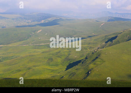 Ländliche Landschaft von korab Koritnik Naturpark in Albanien an der Grenze zu Mazedonien und Kosovo Stockfoto